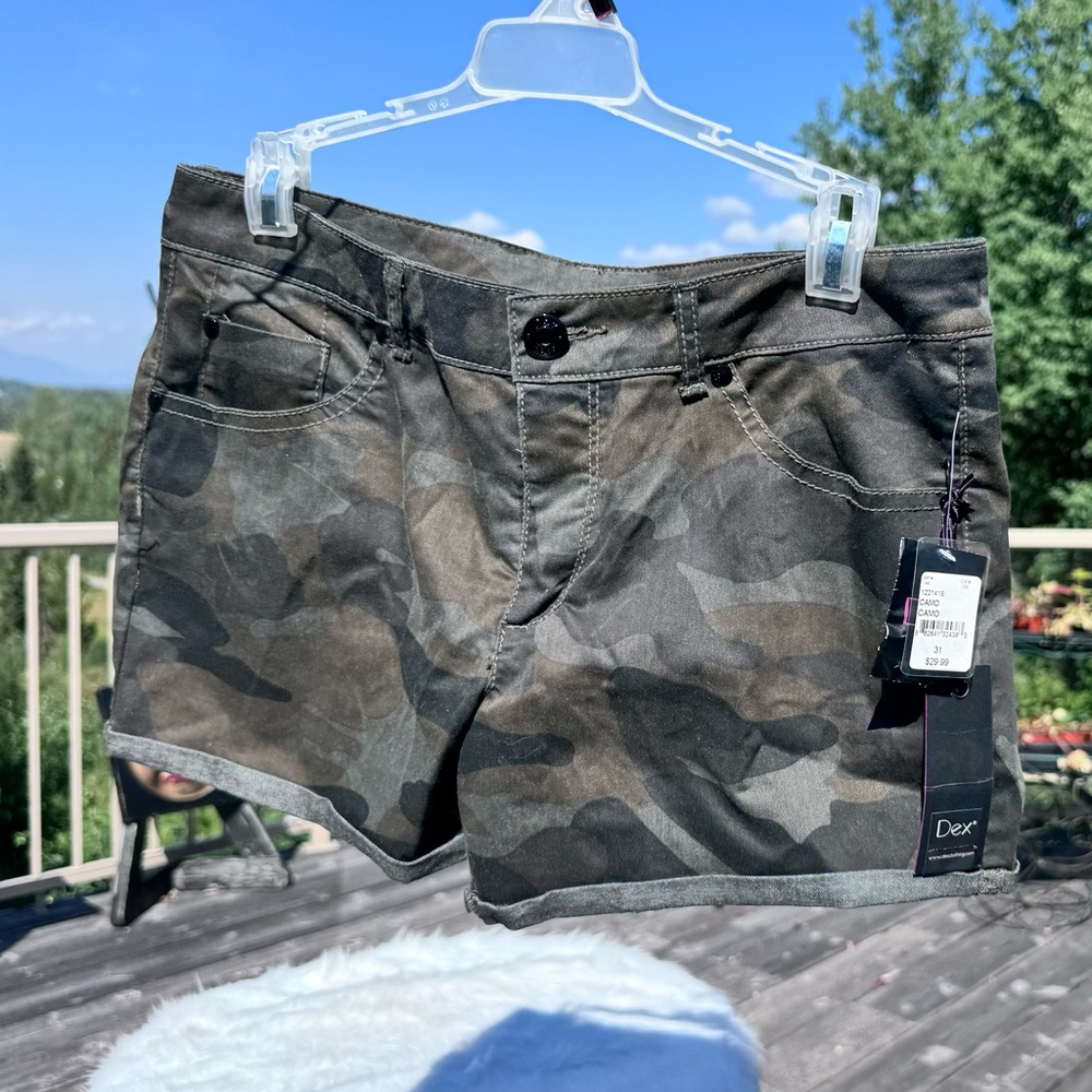 Dex Women’s Camo Shorts
